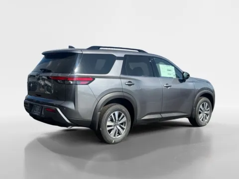 More photos of 2026 Nissan Pathfinder SL at Morristown Nissan, TN