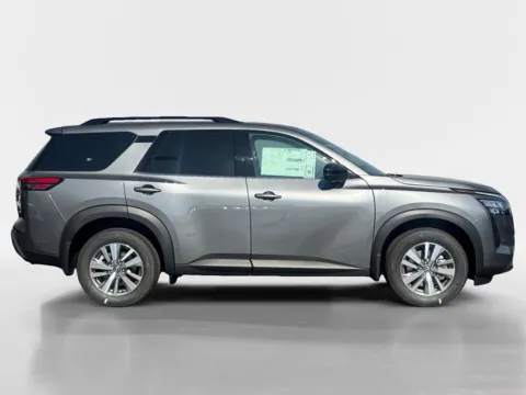 More photos of 2026 Nissan Pathfinder SL at Morristown Nissan, TN