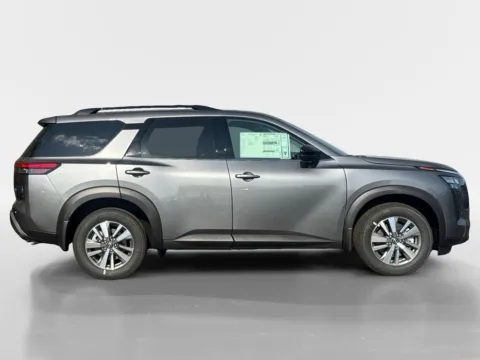More photos of 2026 Nissan Pathfinder SL at Morristown Nissan, TN