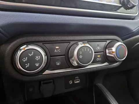 More photos of 2025 Nissan Versa 1.6 SV at Morristown Nissan, TN