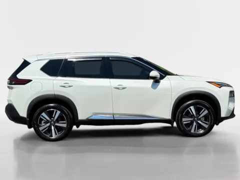 More photos of 2023 Nissan Rogue SL at Morristown Nissan, TN