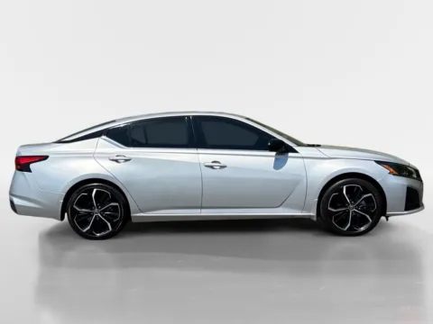 More photos of 2024 Nissan Altima 2.5 SR at Morristown Nissan, TN
