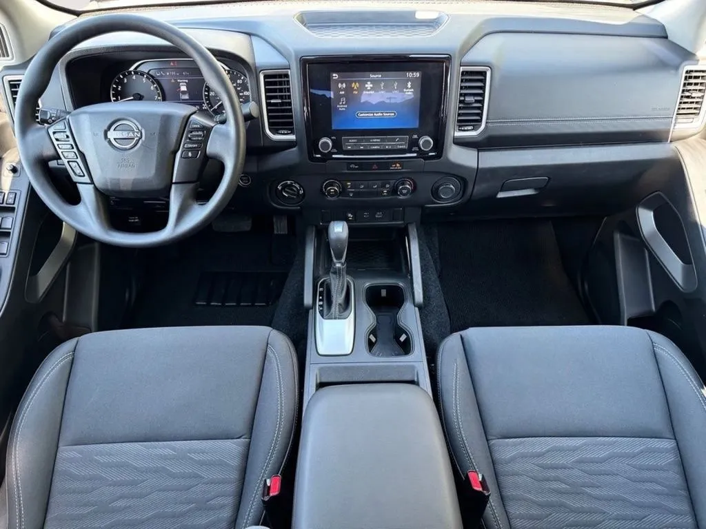 2024 Nissan Frontier SV - Photo 7
