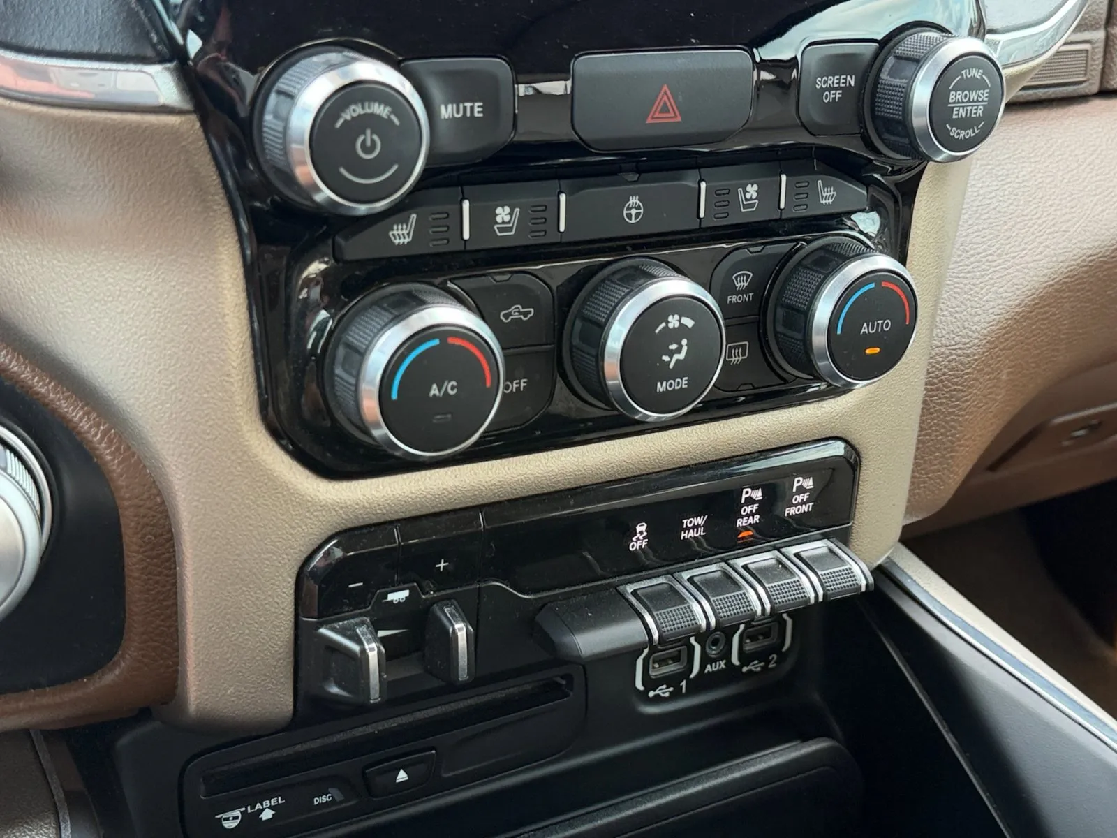 2019 RAM Ram 1500 Pickup Laramie - Photo 15