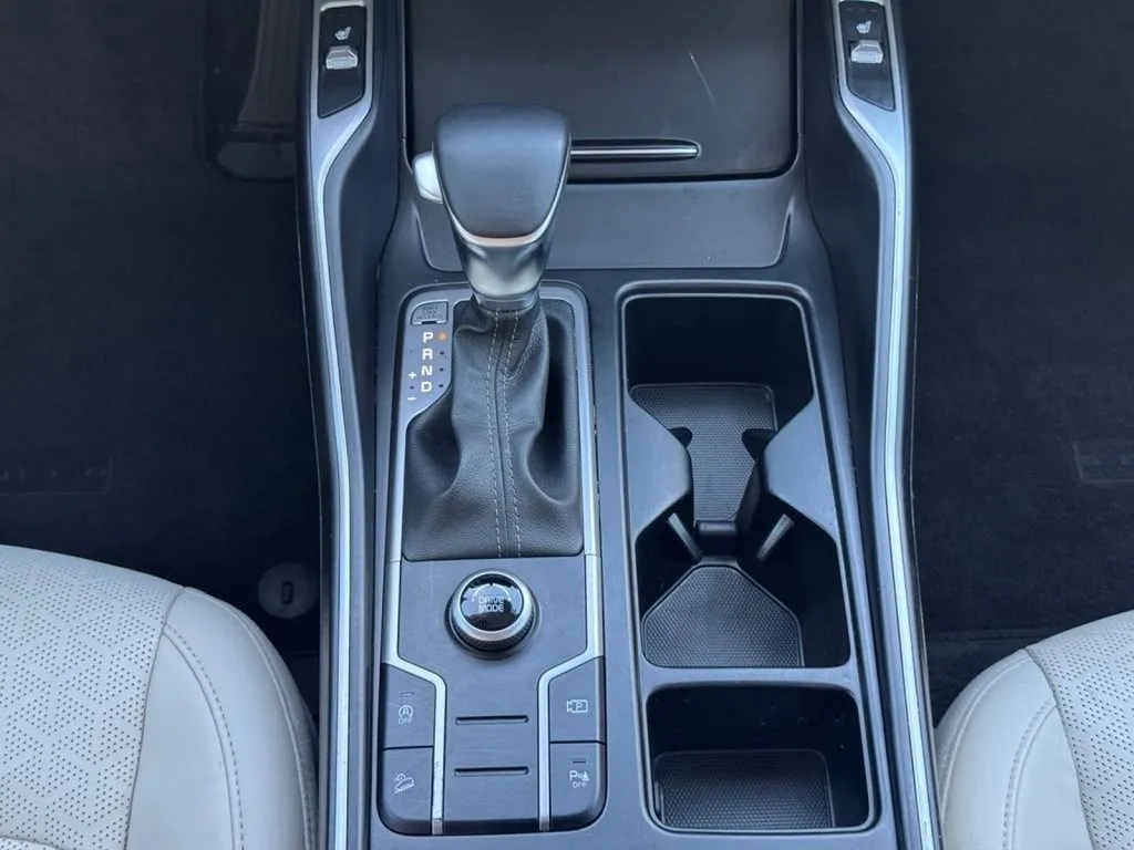2022 Kia Sorento S - Photo 9