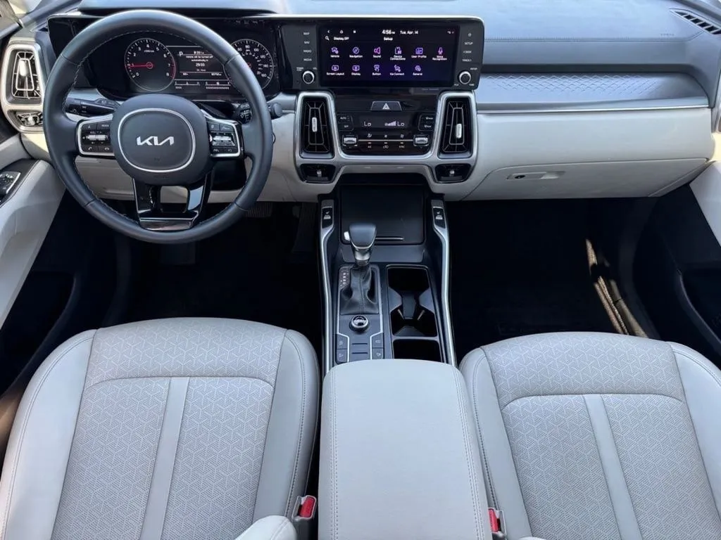 2022 Kia Sorento S - Photo 7