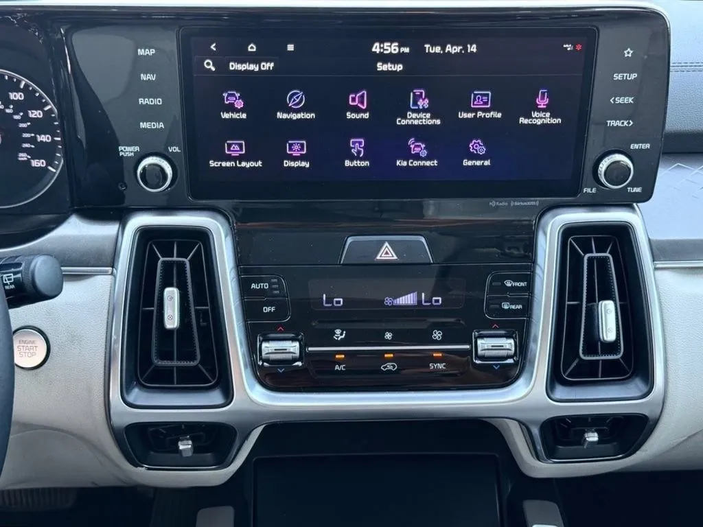 2022 Kia Sorento S - Photo 8
