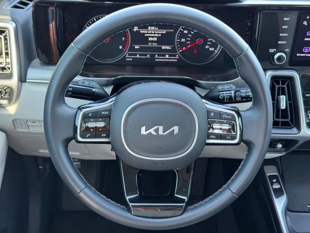 2022 Kia Sorento S - Photo 16