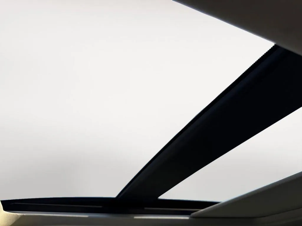 2025 Nissan Rogue SL - Photo 10