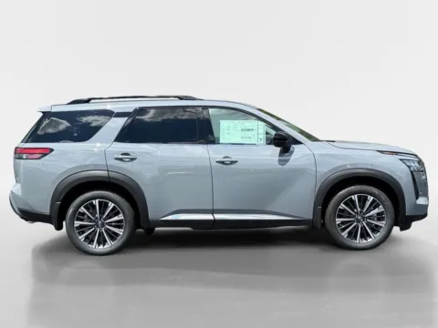More photos of 2026 Nissan Pathfinder Platinum at Morristown Nissan, TN