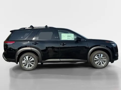 More photos of 2026 Nissan Pathfinder SL at Morristown Nissan, TN
