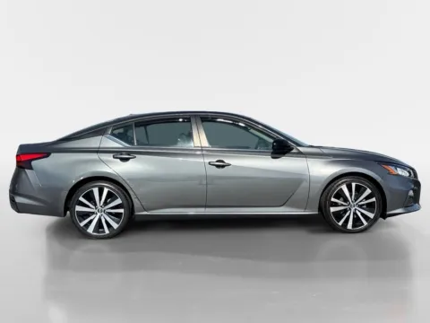 More photos of 2020 Nissan Altima 2.5 SR at Morristown Nissan, TN