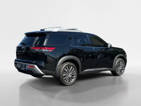 More photos of 2024 Nissan Pathfinder SL at Morristown Nissan, TN