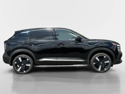 More photos of 2026 Nissan Kicks SR at Morristown Nissan, TN