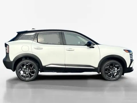 More photos of 2026 Nissan Kicks SR at Morristown Nissan, TN