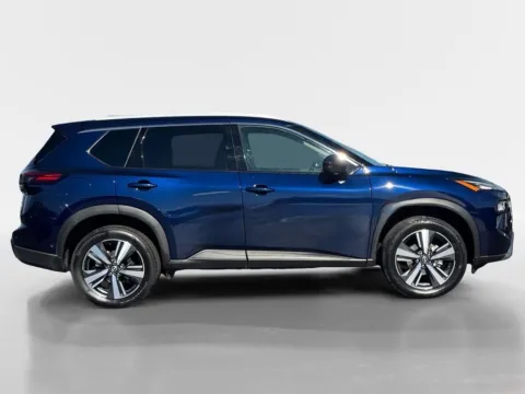 More photos of 2026 Nissan Rogue SL at Morristown Nissan, TN