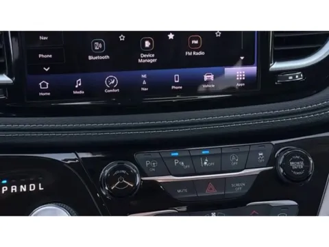 More photos of 2022 Chrysler Pacifica Limited at Morristown Nissan, TN