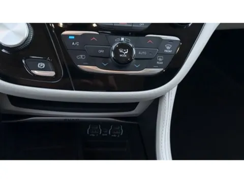 More photos of 2022 Chrysler Pacifica Limited at Morristown Nissan, TN