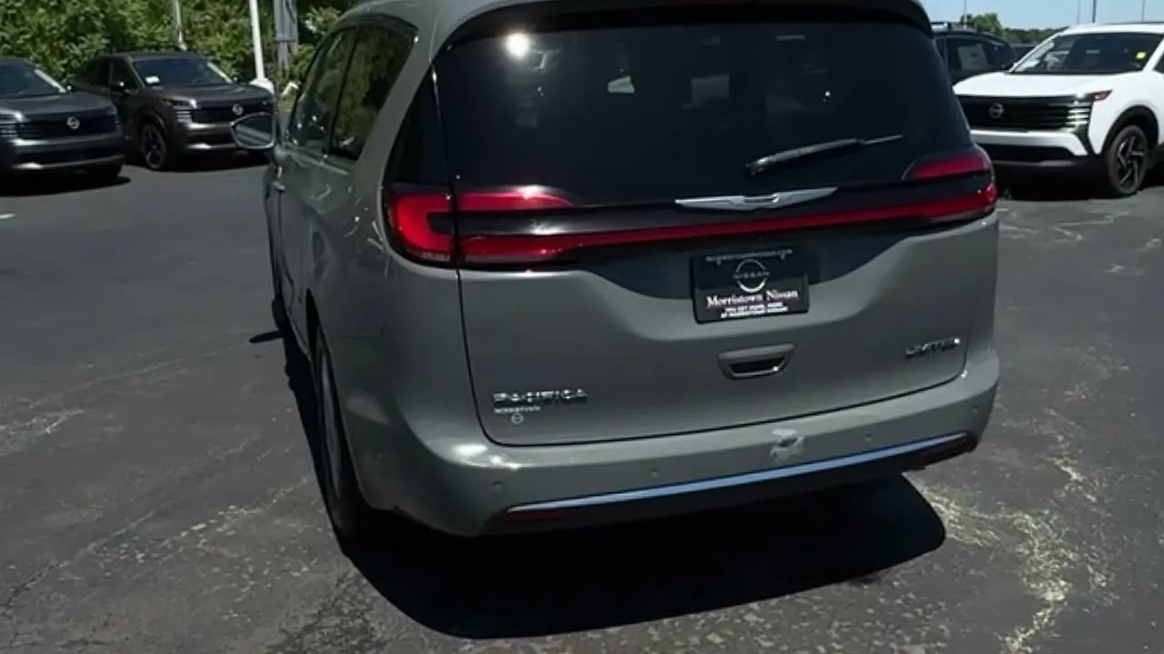 2022 Chrysler Pacifica Limited - Photo 6
