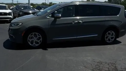 Another view of 2022 Chrysler Pacifica Limited for sale in Morristown, TN at Morristown Nissan