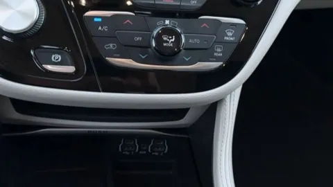 More photos of 2022 Chrysler Pacifica Limited at Morristown Nissan, TN
