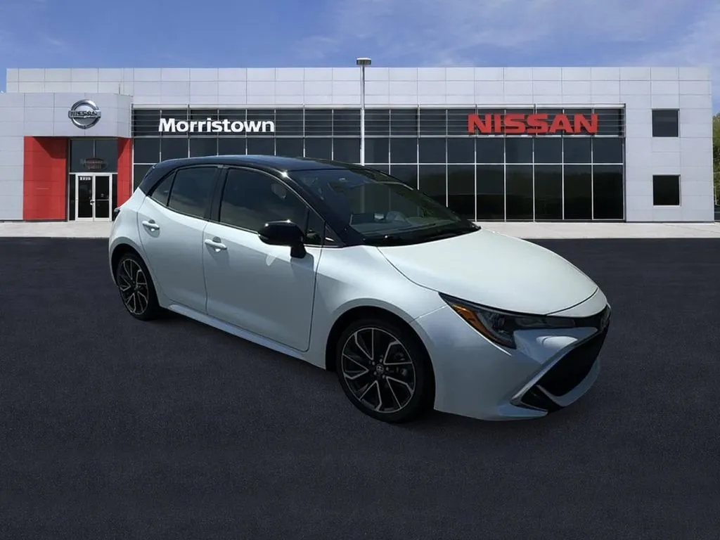 White 2021 Toyota Corolla Hatchback XSE for sale in Morristown, TN