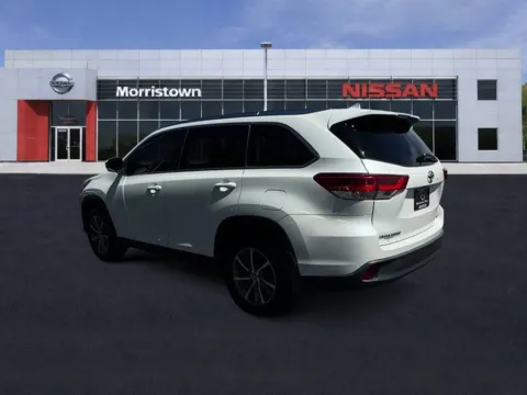 More photos of 2019 Toyota Highlander XLE at Morristown Nissan, TN