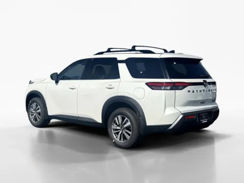 Photos of 2026 Nissan Pathfinder SL for sale in Morristown, TN at Morristown Nissan