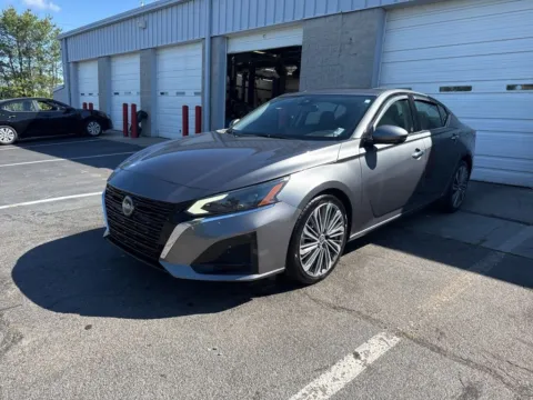 Gray 2023 Nissan Altima 2.5 SL for sale in Morristown, TN