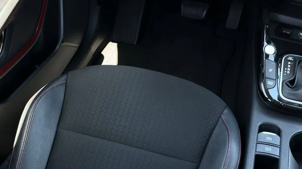 2025 Kia Soul GT-Line - Photo 13