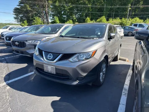 Gray 2018 Nissan Rogue Sport S for sale in Morristown, TN