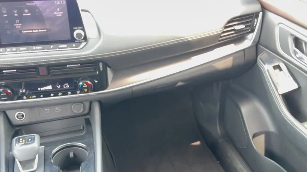 2021 Nissan Rogue SV - Photo 14