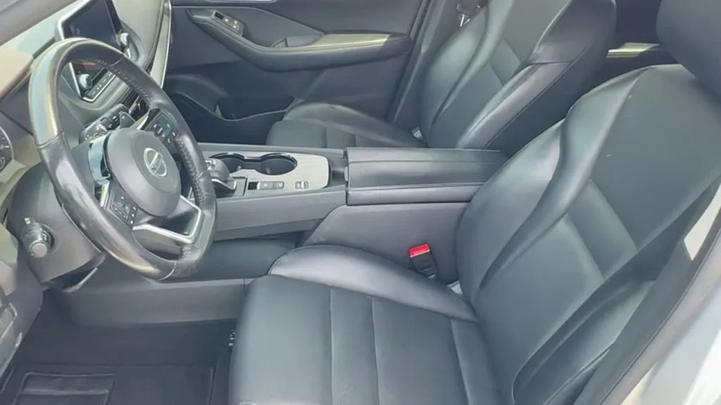 2021 Nissan Rogue SV - Photo 11