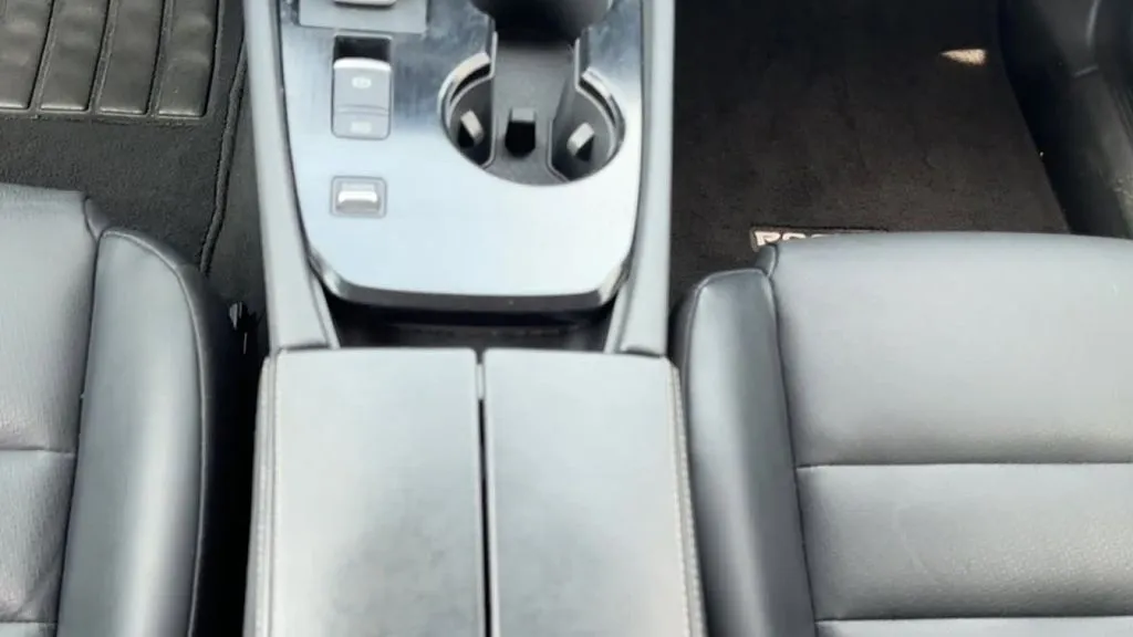 2021 Nissan Rogue SV - Photo 16