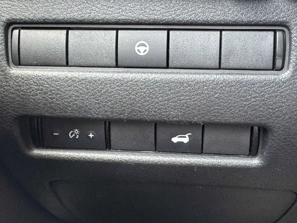 2021 Nissan Rogue SV - Photo 25