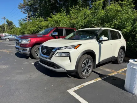 White 2023 Nissan Rogue SV for sale in Morristown, TN