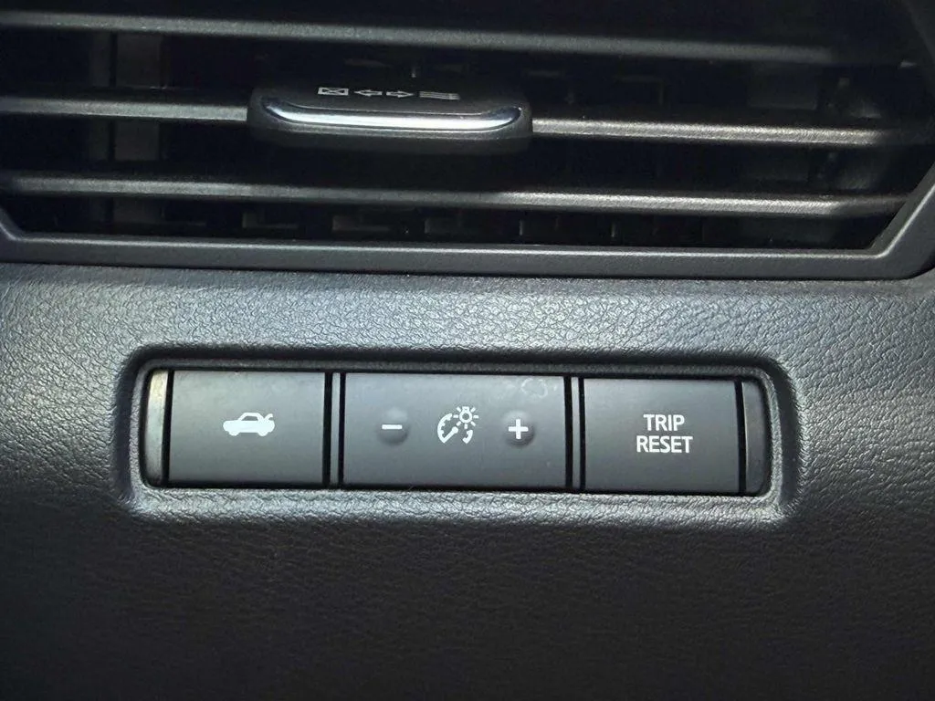 2025 Nissan Altima S - Photo 23