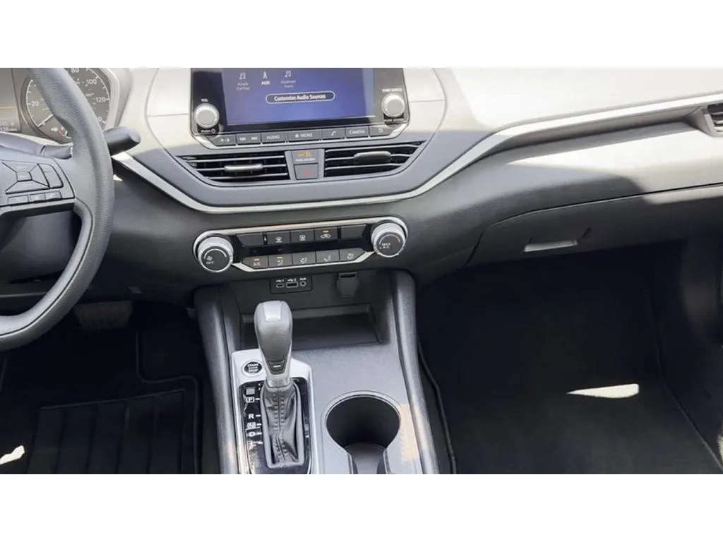 2025 Nissan Altima S - Photo 16