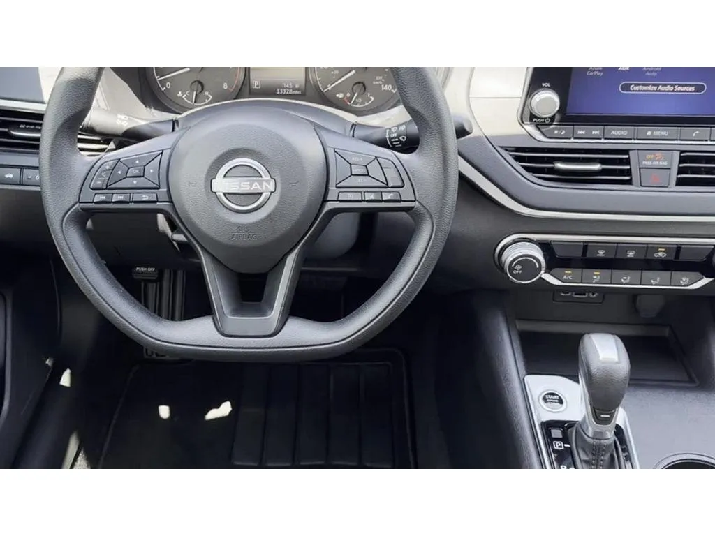 2025 Nissan Altima S - Photo 15
