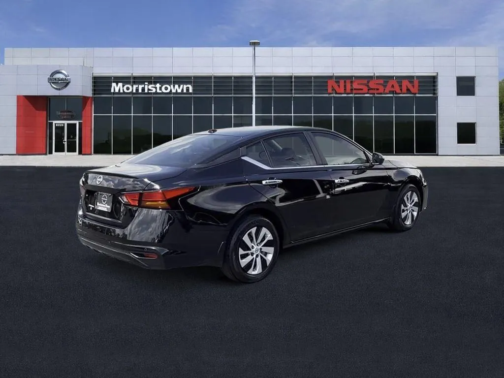 2025 Nissan Altima S - Photo 11
