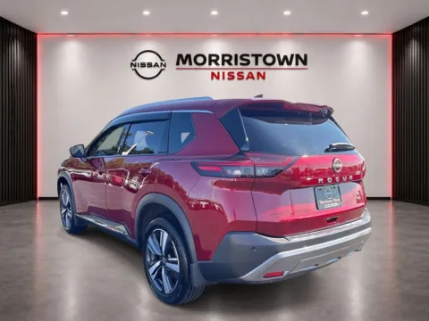 More photos of 2022 Nissan Rogue SL at Morristown Nissan, TN