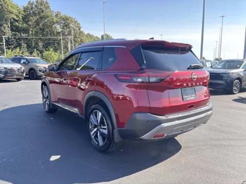 More photos of 2022 Nissan Rogue SL at Morristown Nissan, TN