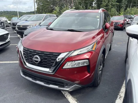 More photos of 2022 Nissan Rogue SL at Morristown Nissan, TN