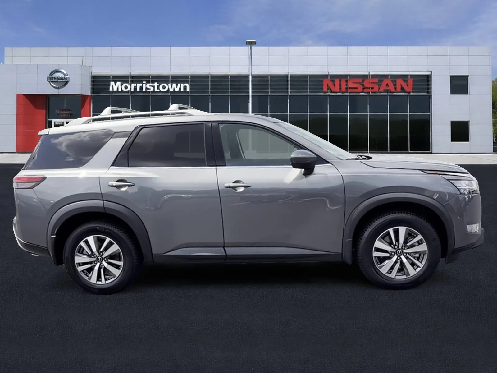 2023 Nissan Pathfinder SL - Photo 10