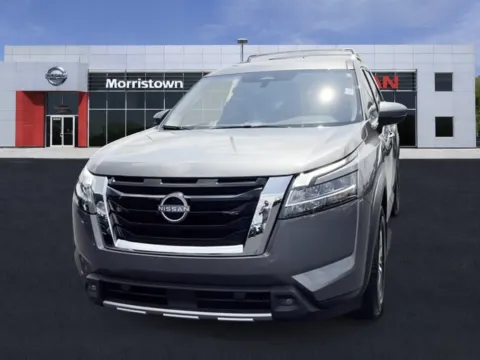 More photos of 2023 Nissan Pathfinder SL at Morristown Nissan, TN