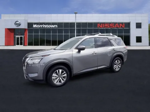 More photos of 2023 Nissan Pathfinder SL at Morristown Nissan, TN