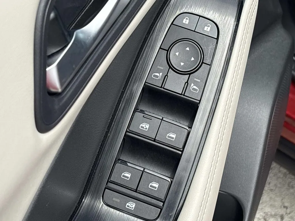 2025 Nissan Rogue SV - Photo 16