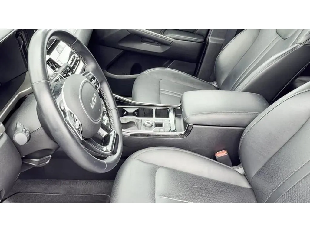 2022 Kia Sorento SX - Photo 12