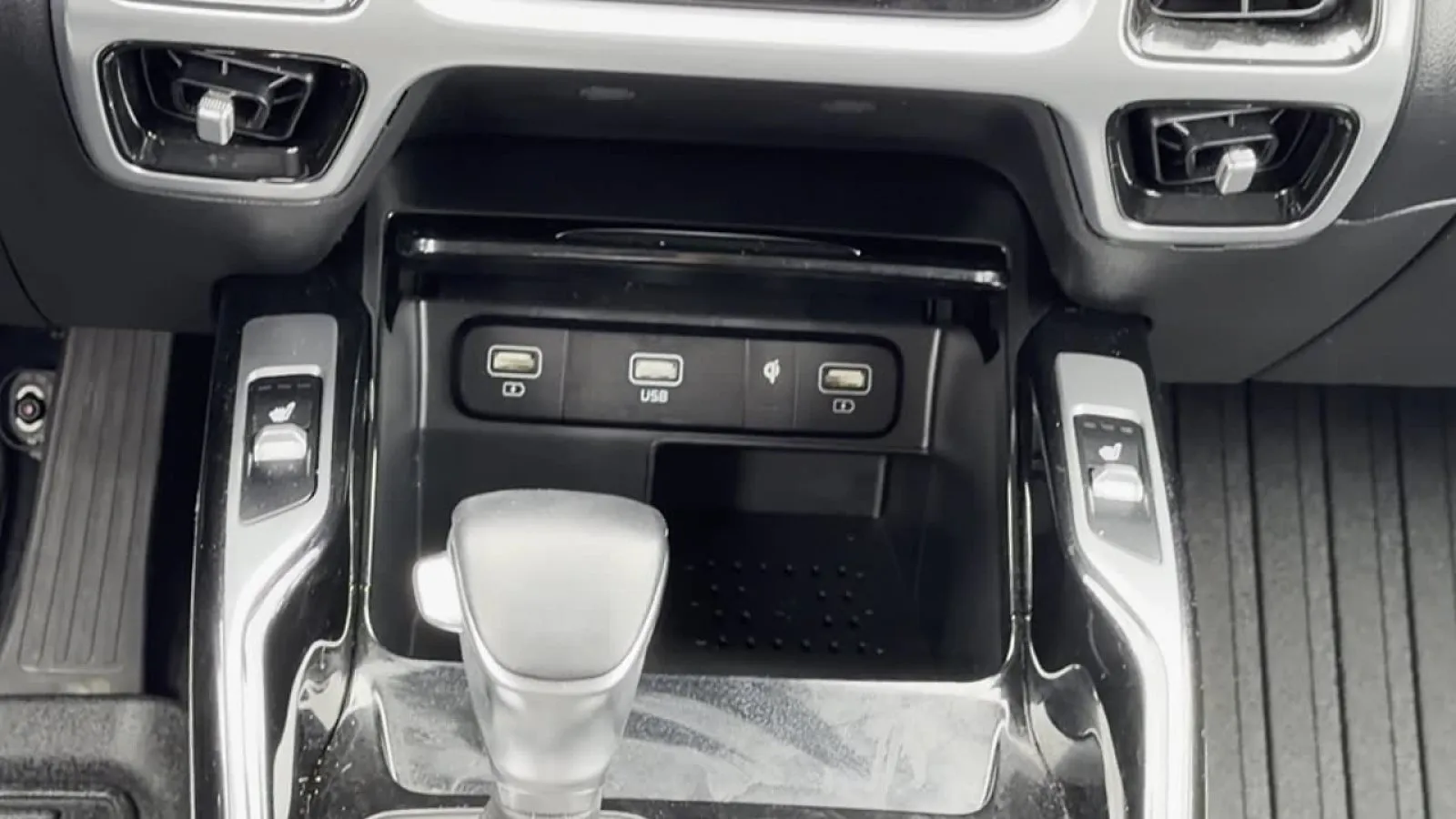 2022 Kia Sorento SX - Photo 16