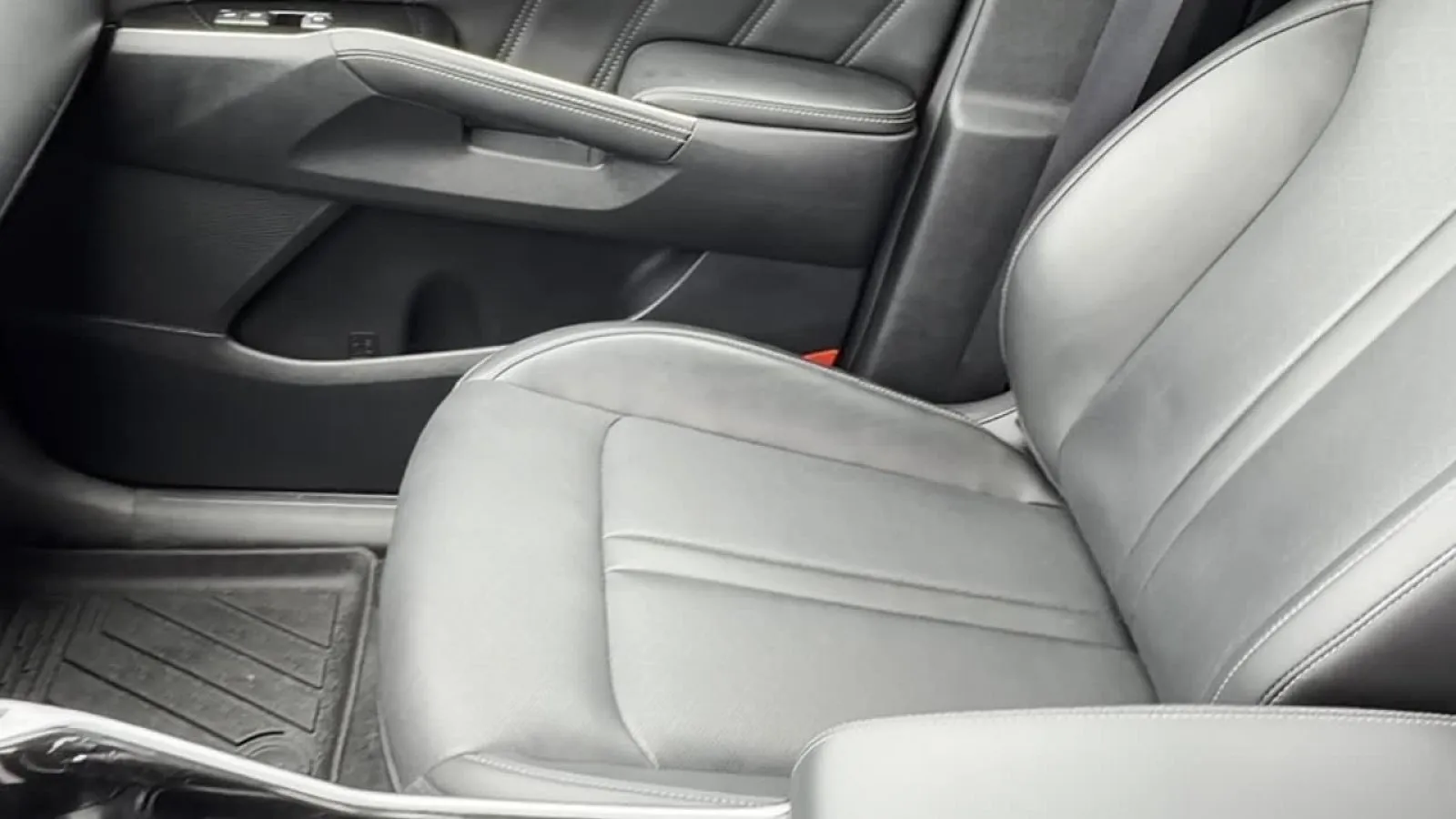 2022 Kia Sorento SX - Photo 13